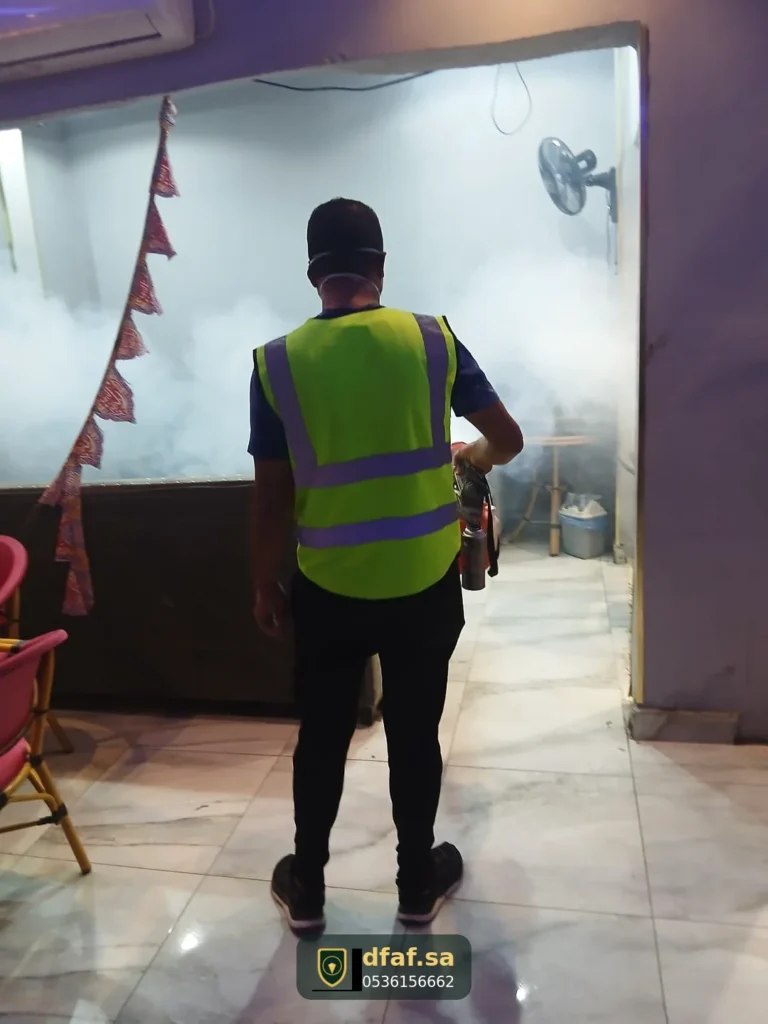 رش ضبابي للمطاعم والمنشآت بالرياض